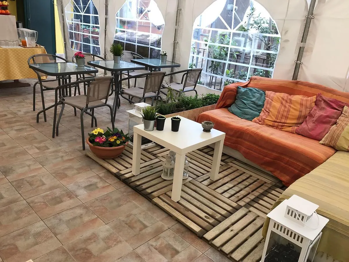XX Miglia Rooms & Apartments CTA Bed and breakfast